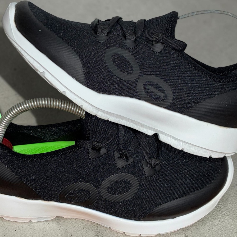 OOFOS OOmg Sport Black White Recovery Shoes Sneakers Women 7 EU 38
